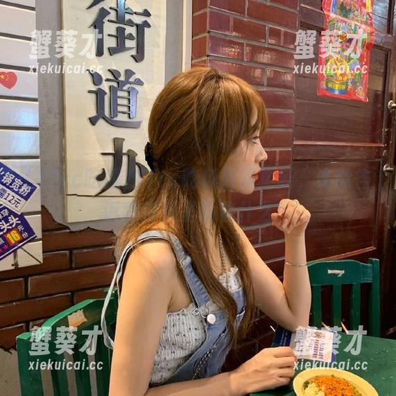 17cc吃瓜赶紧更新，谁能告诉我这瓜里藏着什么？