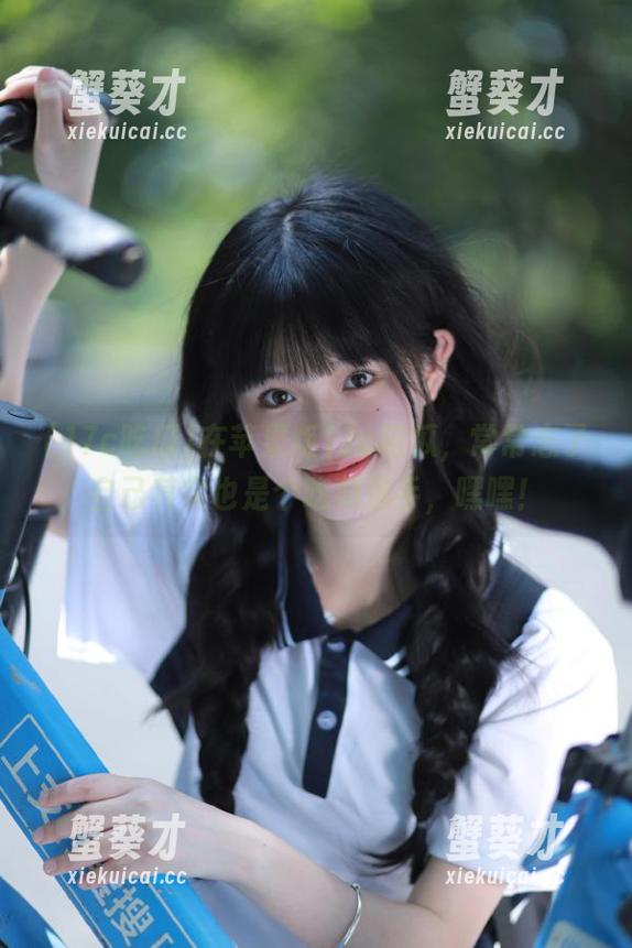 在苹果版17c吃瓜，常常忘了自己其实也是个吃瓜选手，嘿嘿！