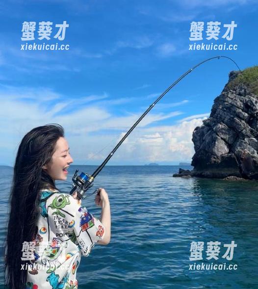 51吃瓜网站：偶尔安静，偶尔嘈杂，刹那间竟让我想了些有的没的