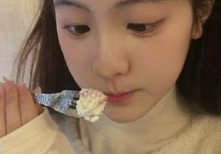 不想错过任何奇闻，赶快下载52吃瓜吧！