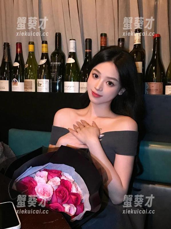打工人的心声：718吃瓜网的地址究竟是哪个？真想让老板也来飞一波！