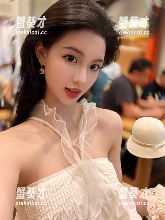 911热门 可别轻易下载“911热门”,今日吃瓜的内容多得让你眼花缭乱,惊掉下巴!