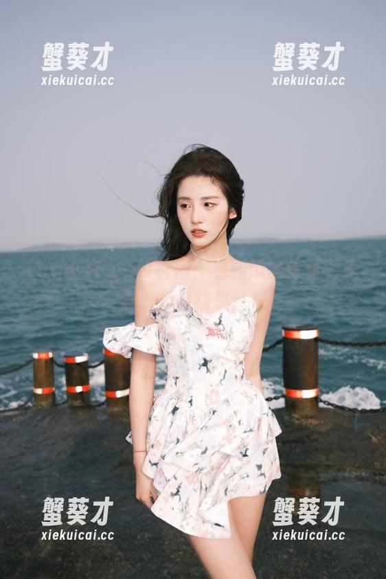 在cgw官网，看到瓜就像看到光，心里却是胡思乱想。