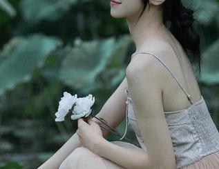 在“zztt11”网址上看到的八卦，让我想起上次失踪的袜子，有点玄妙！
