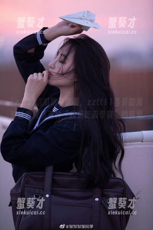 这瓜吃着吃着，zztt11首页的推送让我突然有种“我是吃瓜专家”的错觉！