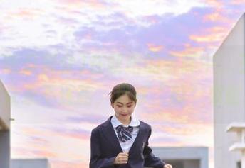 在朝阳的余晖中，五一吃瓜群众永不迷路，尽享“瓜”果时光！