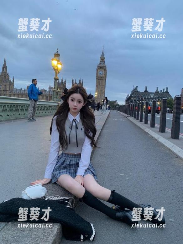一不小心就被网页上的吃瓜网站吸引住，根本停不下来！
