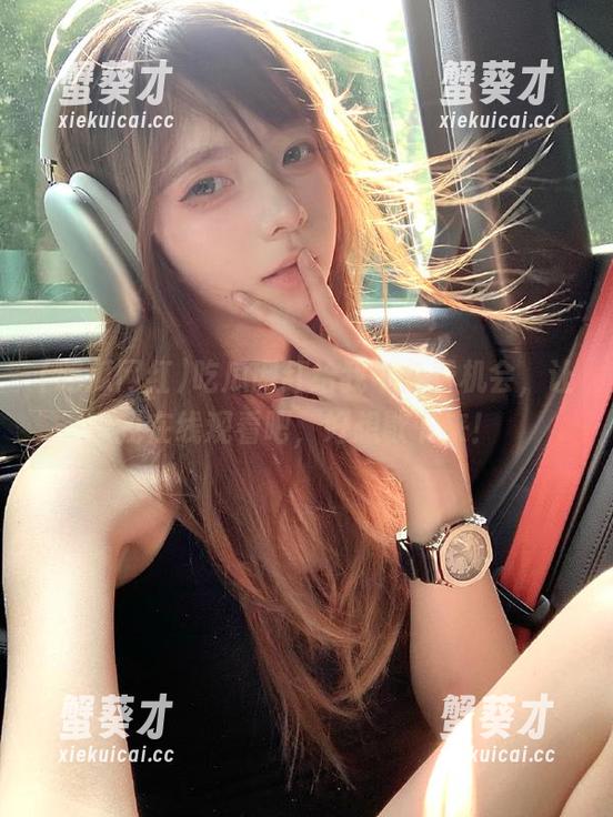 吃瓜网红给我个免费机会，让我在线观看吧，好想歇下来！