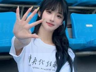 吃瓜黑料导航：外表清纯内心狂野，这反差真让人愣住了不止一秒！