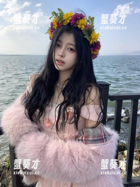 海角吃瓜 网页上的故事太吵了,让我在海角吃瓜里无处可逃。