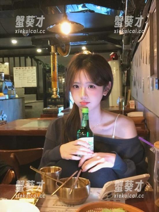 多角度导航，一字马与落地窗拯救了我灵魂的黑料不打烊时刻！