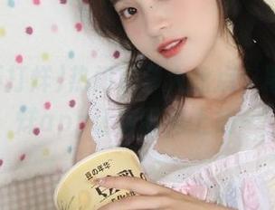 热门糗事大盘点，黑料不打烊app让你嘴角上扬～