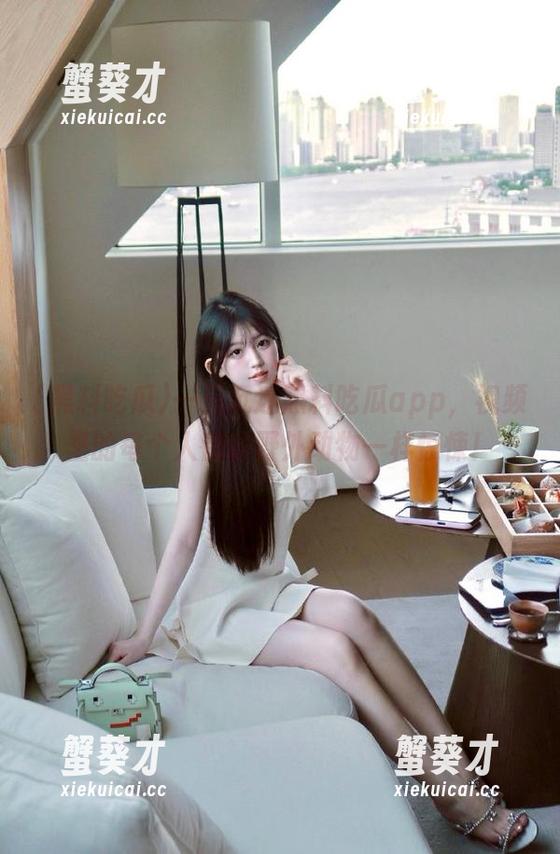 一旦沉迷黑料吃瓜app，视频里的每个人都像野外动物一样惊悚！