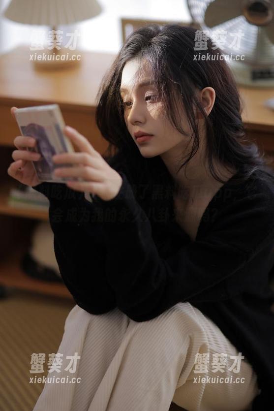 默默注册了黑料吃瓜app，它会成为我的永久八卦来源吗？