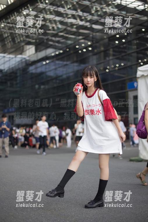 “黑料老司机”app正在撩拨我的好奇心，我可能又要被种草了！
